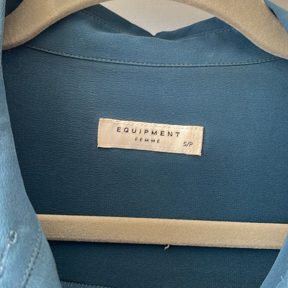 Equipment Slim Signature Blouse - Picture 2 of 3